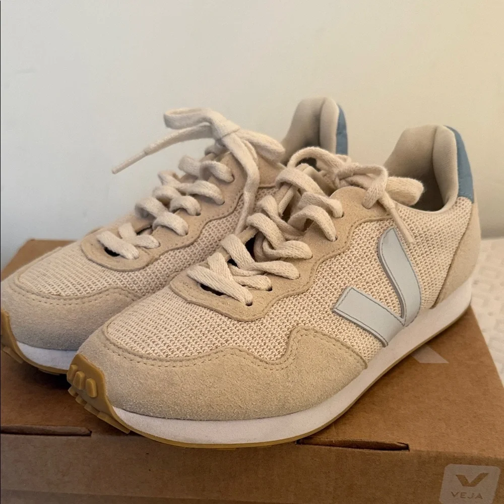 Veja Women's SDU J-Mesh Sneakers - Picture 2 of 8